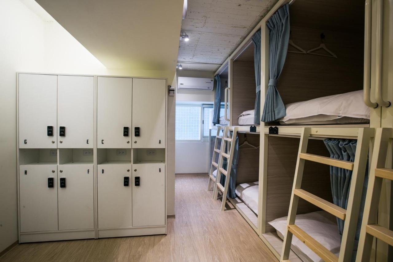 Stray Birds Taichung Hostel Εξωτερικό φωτογραφία