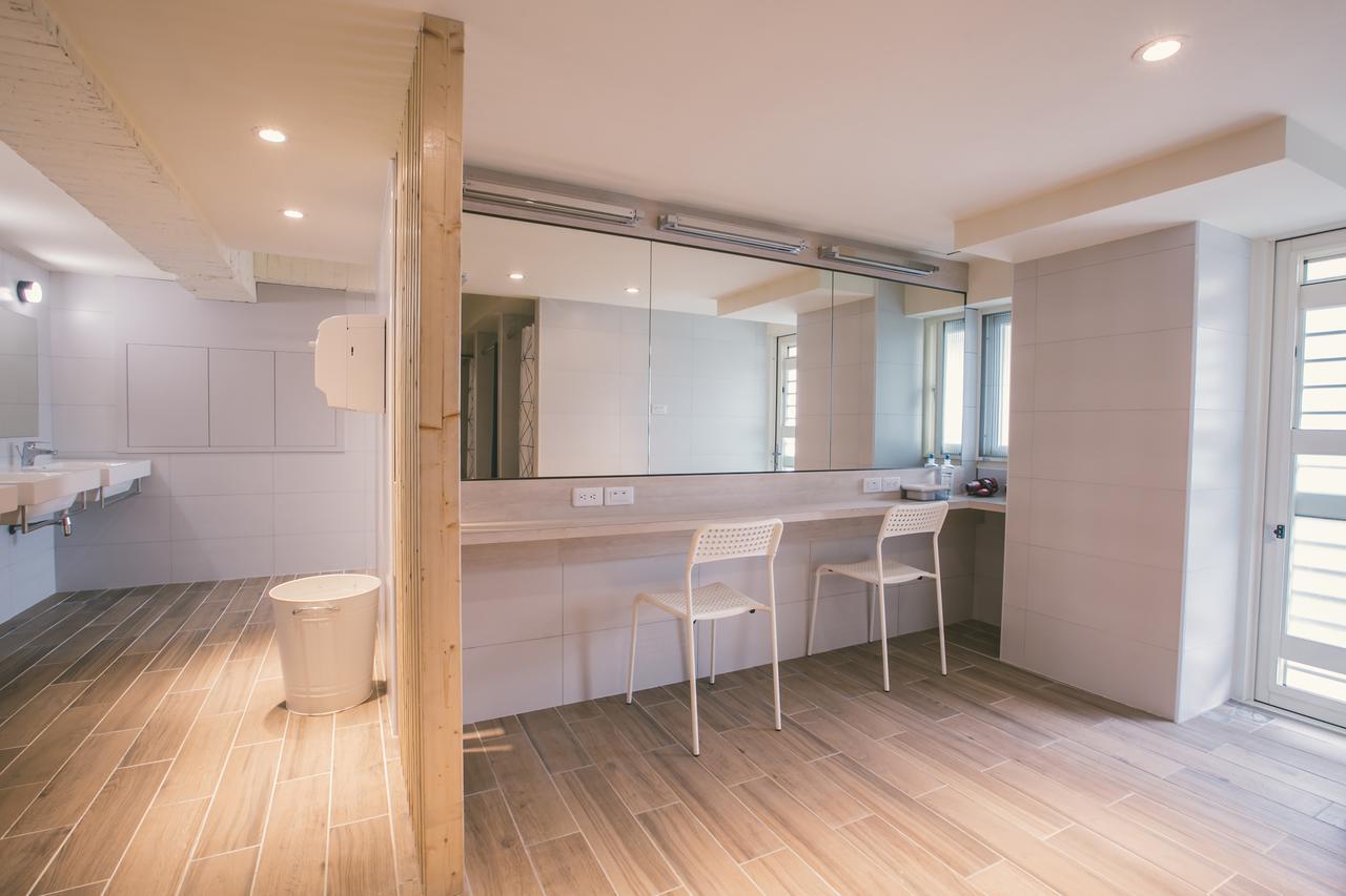 Stray Birds Taichung Hostel Εξωτερικό φωτογραφία