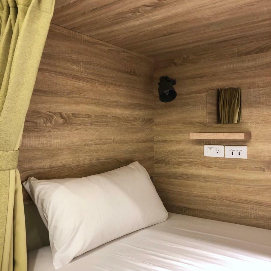 Stray Birds Taichung Hostel Εξωτερικό φωτογραφία